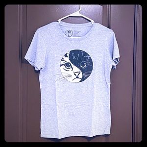 Grey kitty yin-yang tee